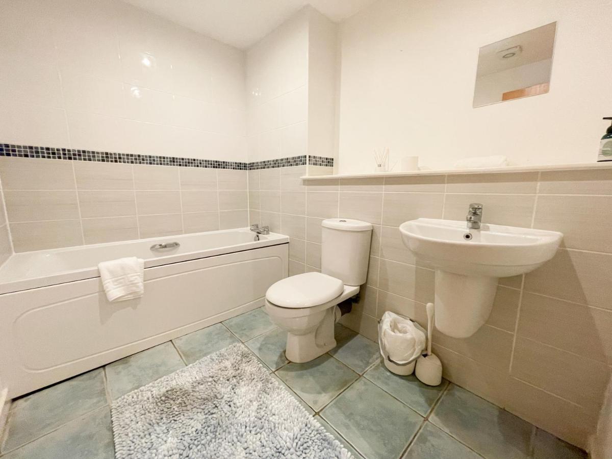 Kelvingrove 2 Bedroom Apartment - Private Parking غلاسغو المظهر الخارجي الصورة
