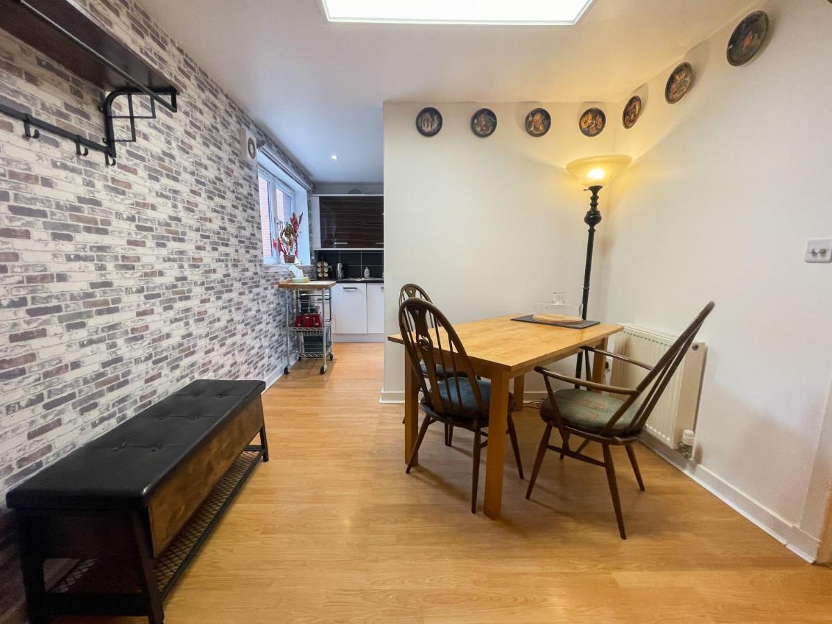Kelvingrove 2 Bedroom Apartment - Private Parking غلاسغو المظهر الخارجي الصورة